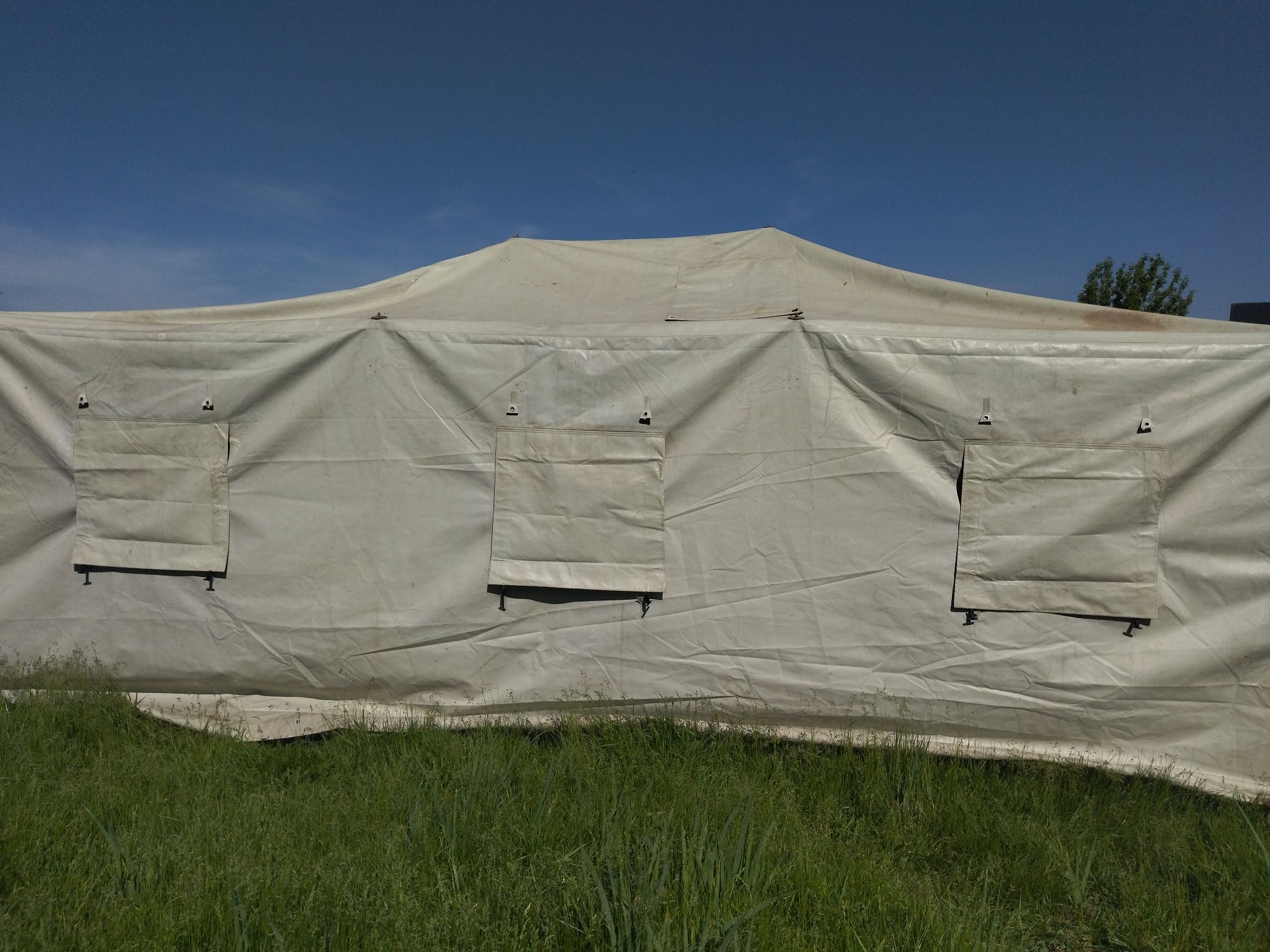 Палатка 6м × 4м в хорошим состояние