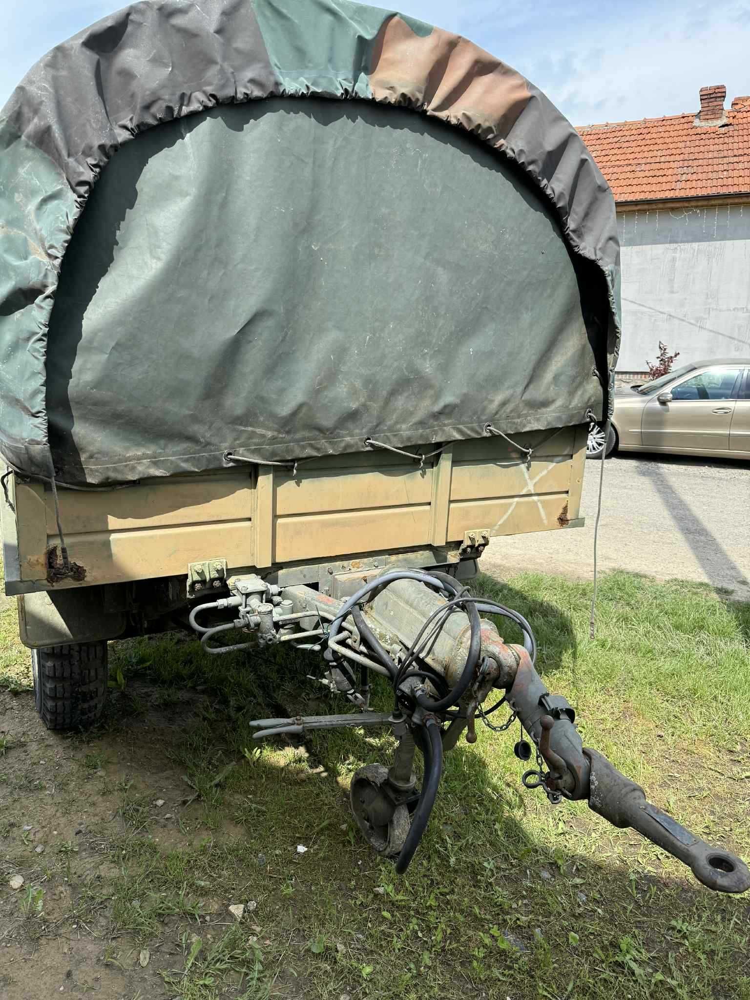 Monoaxă de armată (Germania) cu coviltir stare excelentă