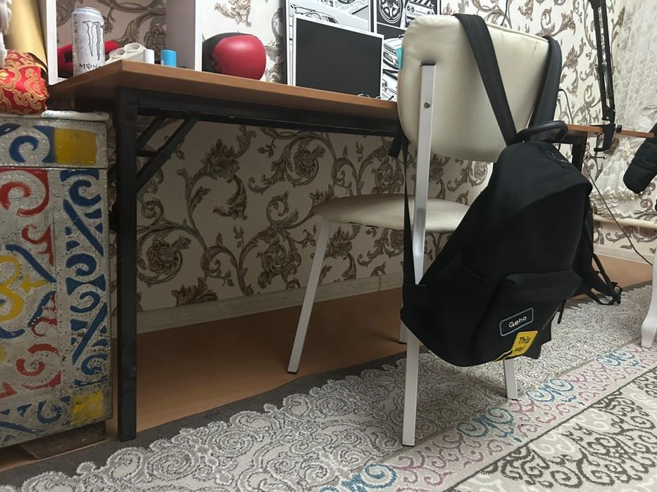 Продается стол п