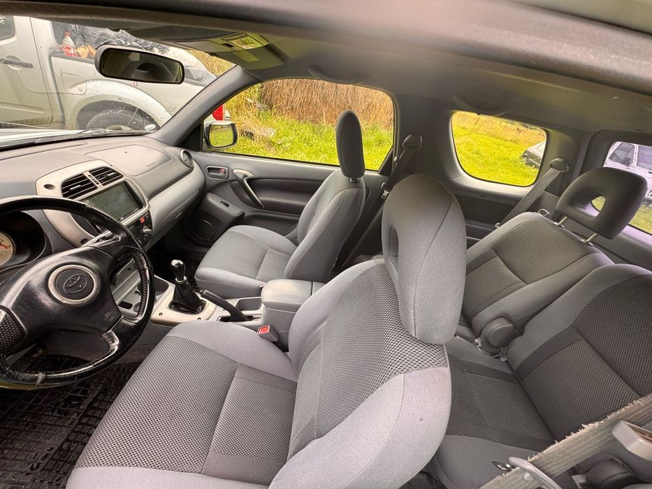 Vand Toyota Rav-4 Hybrid sau schimb pe camioneta basculabila
