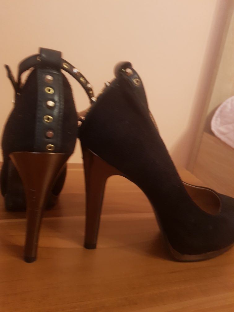 Michael Kors, Calvin Klein, HM, ZU,Gaudi