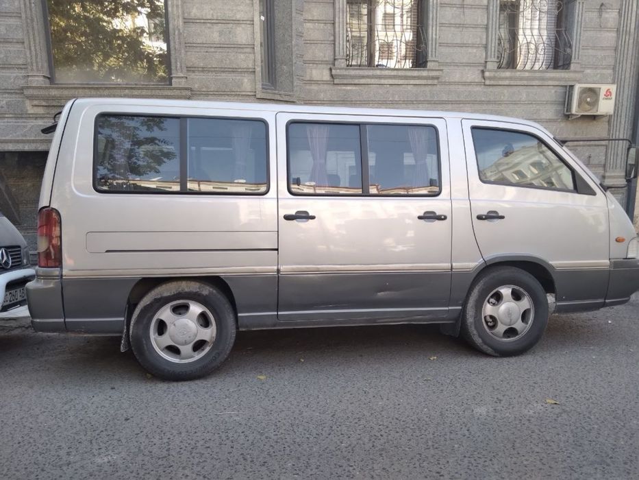 istana moshina sotiladi