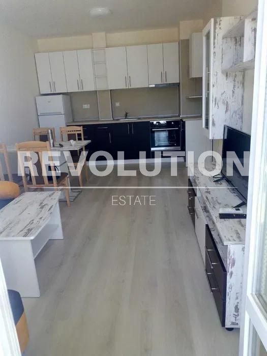 Дава се под наем Двустаен апартамент в Варна, Левски - 55 кв.м за 550 € - Снимка #2