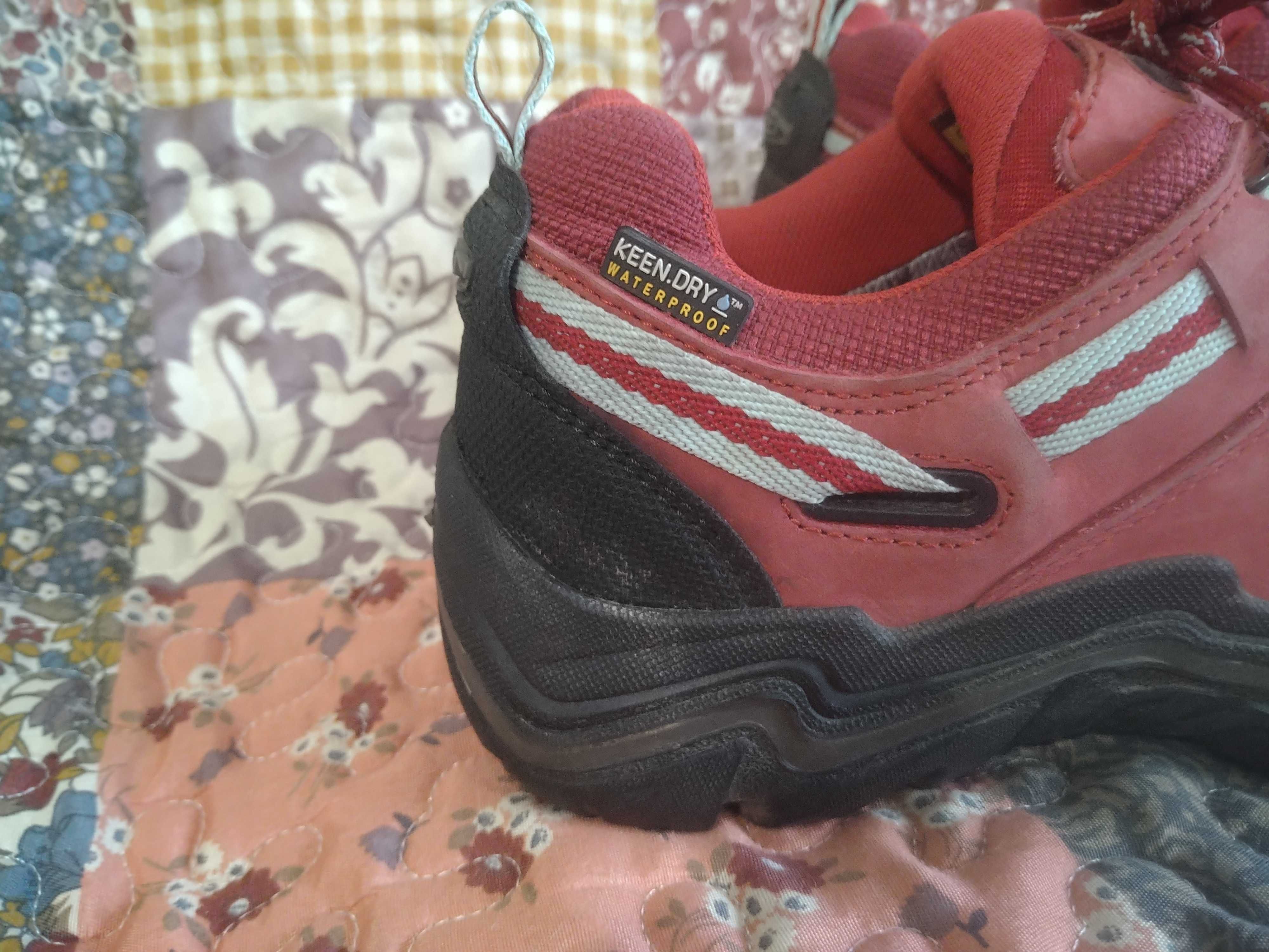 KEEN waterproof - номер 38