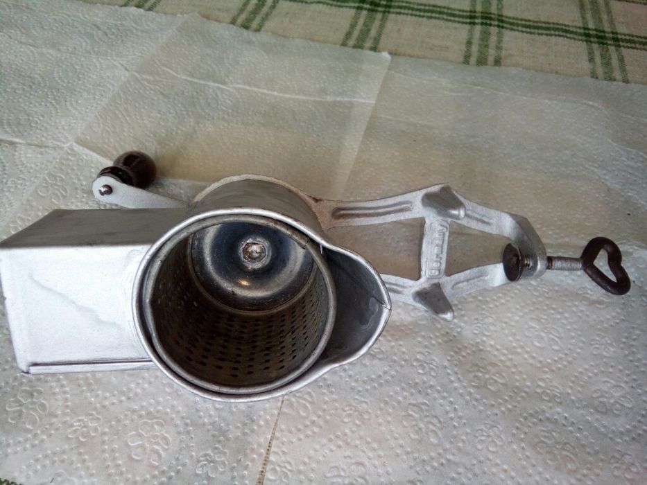 Masina de maruntit vintage