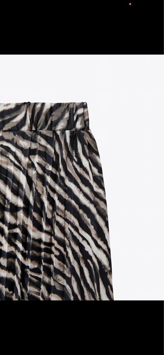 Fusta scurta Zara animal print XS noua cu eticheta