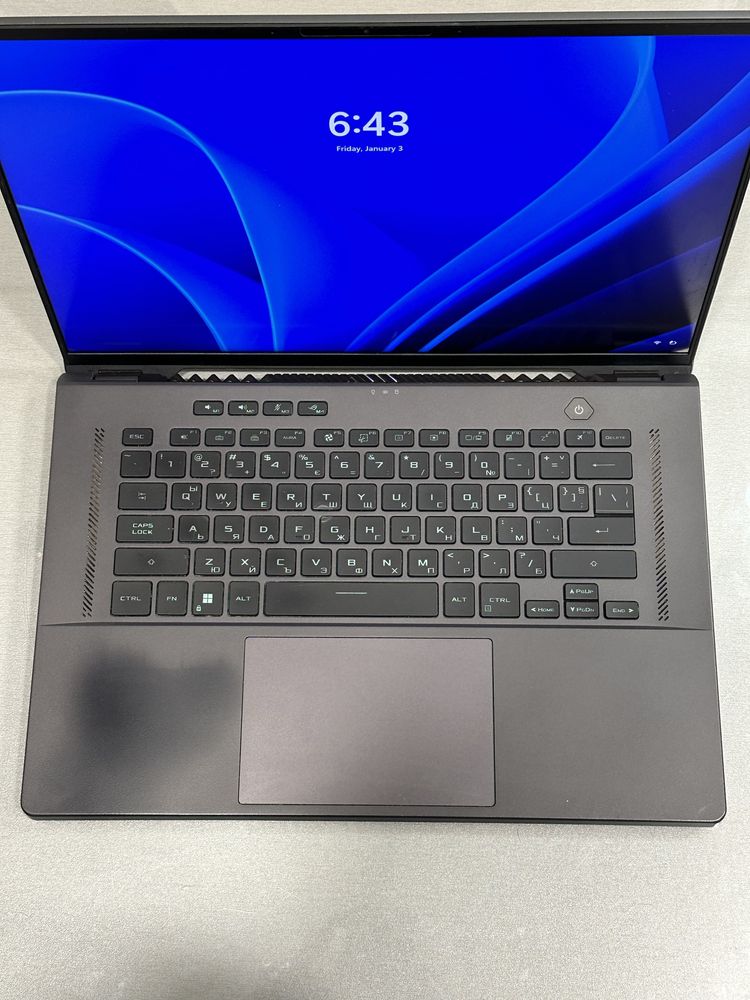 Продавам Asus ROG Zephyrus G16 GU603