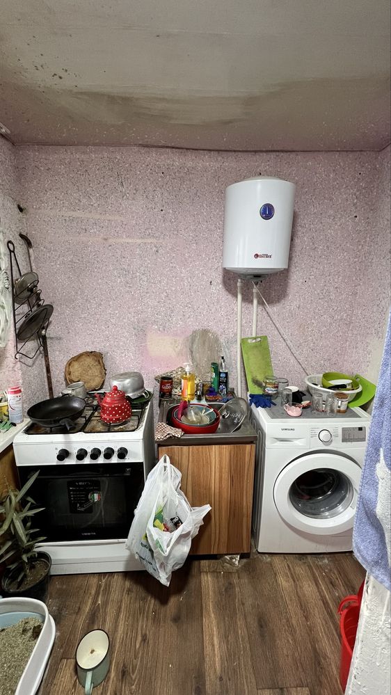 ПРОДАМ ДОМИК, СТАРЫЕ-СЕРГЕЛИ,  0,5/Соток, 2/Комнатная, 1-Этажный дом
