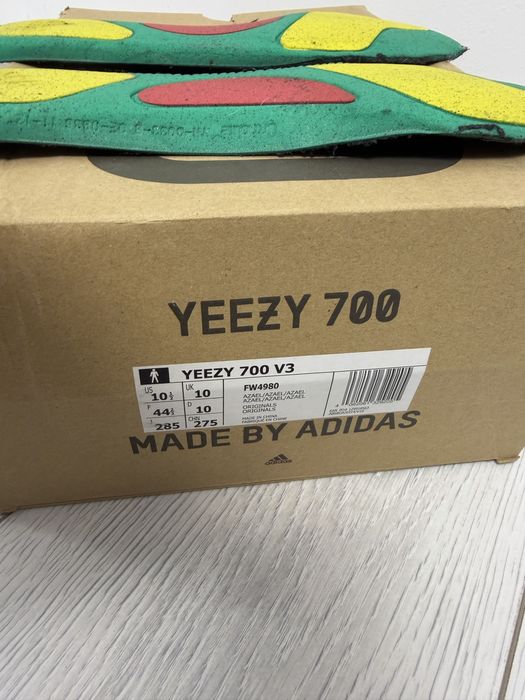 Yeezy 700 Azael Full Box