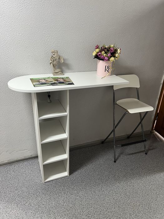 Продаю рецепшен плюс барный стул.