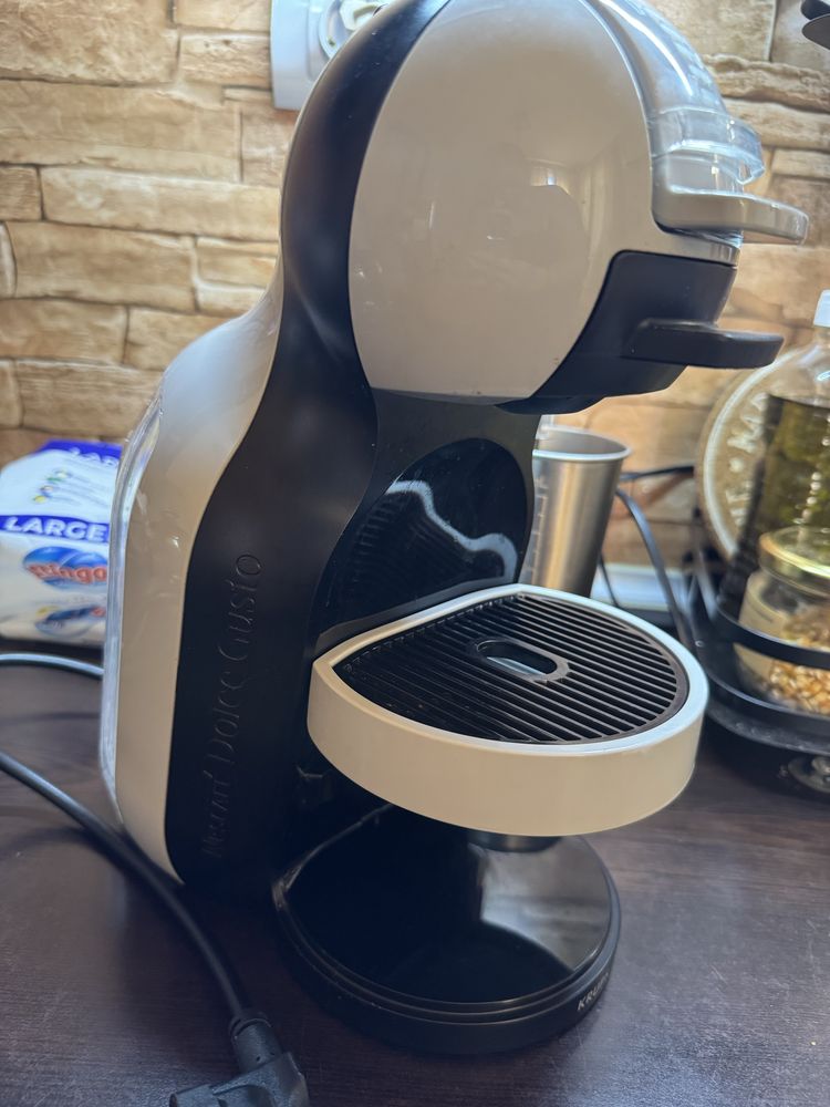 Кафе машина Nescafe Dolce Gusto