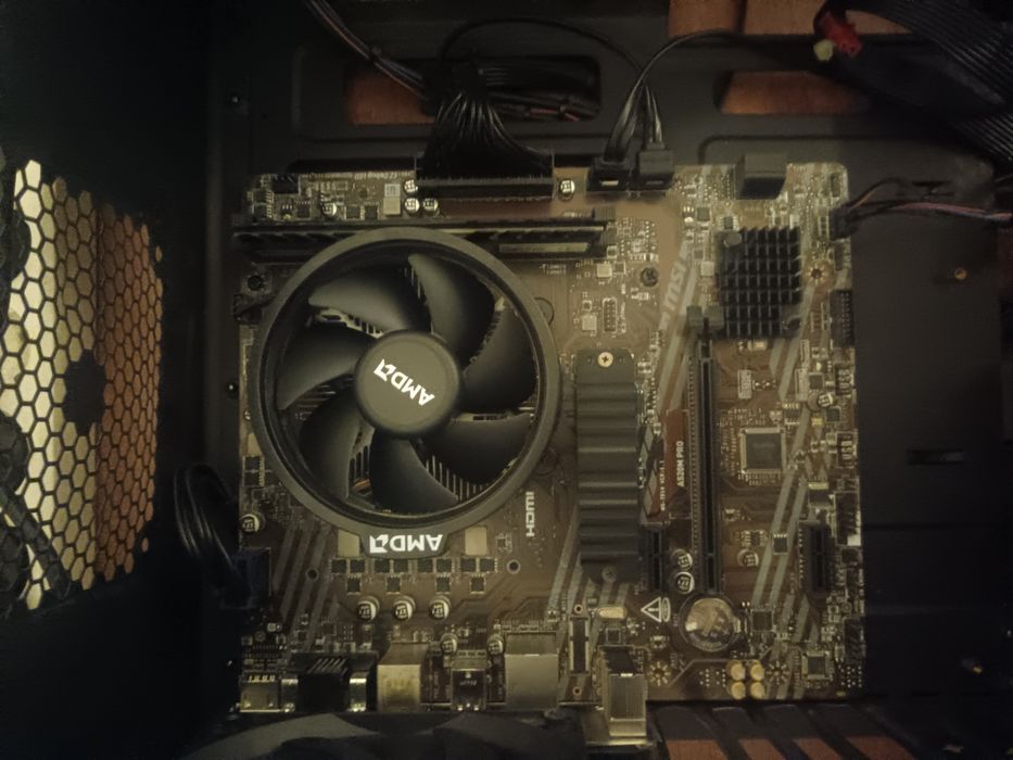 Vând kit ryzen 5 5600 16 GB ram