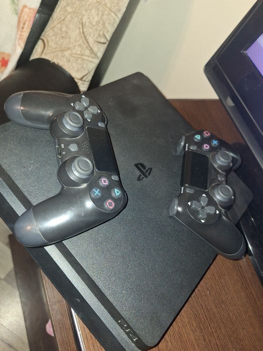 PlayStation 4 Slim