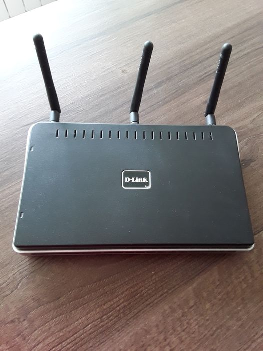 Router  D Link model dir 635