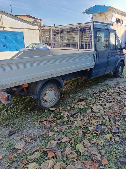 Autoutilitara Ford tranzit