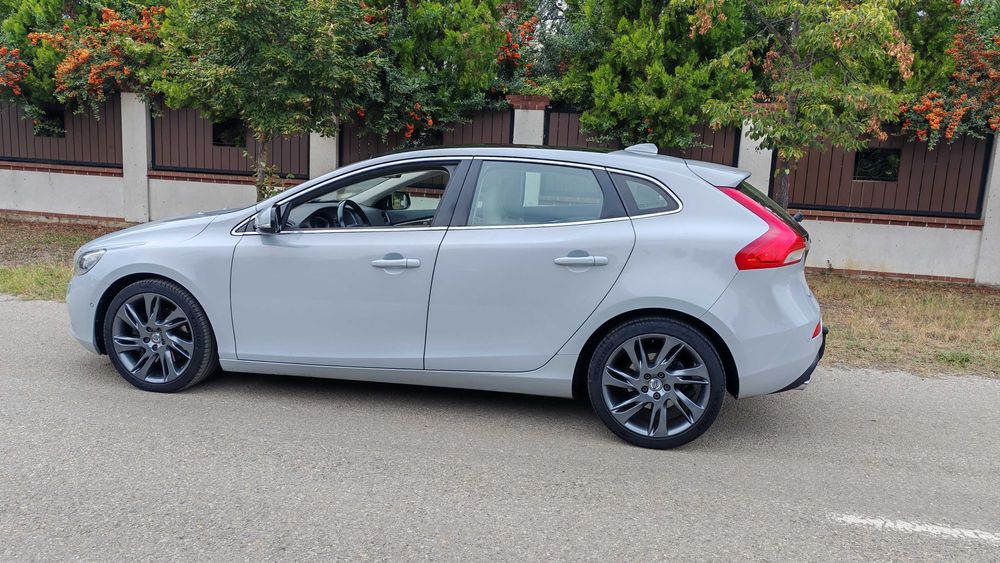 Volvo V40 Interior Piele Crem 2.0 Diesel 190 Cp Model Deosebit