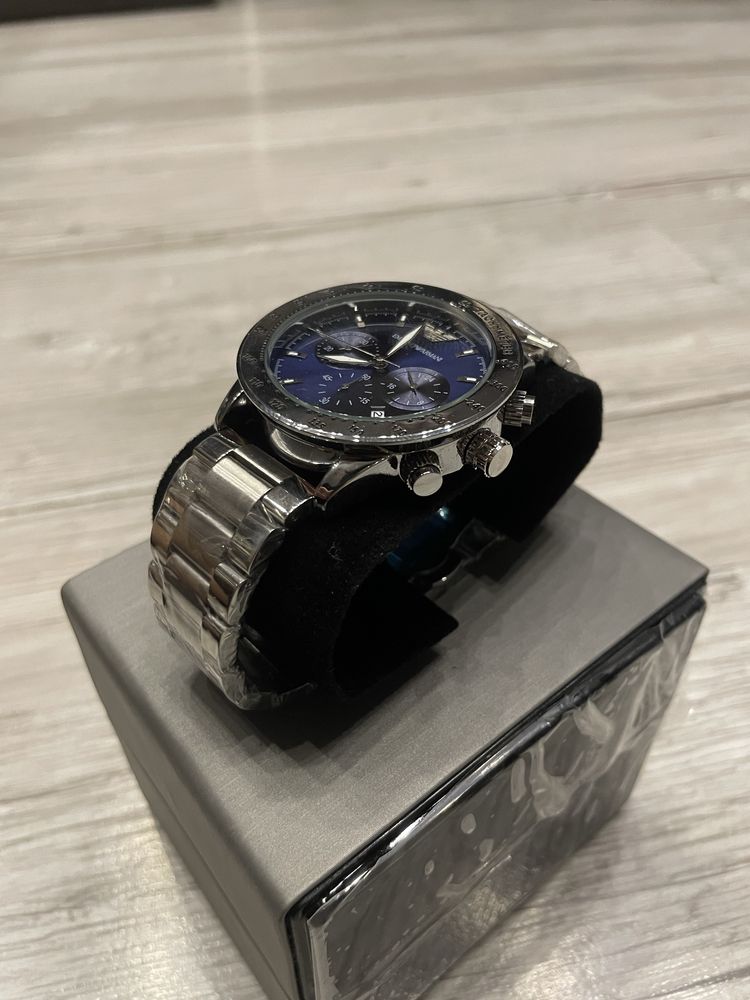 Часовник Emporio Armani
