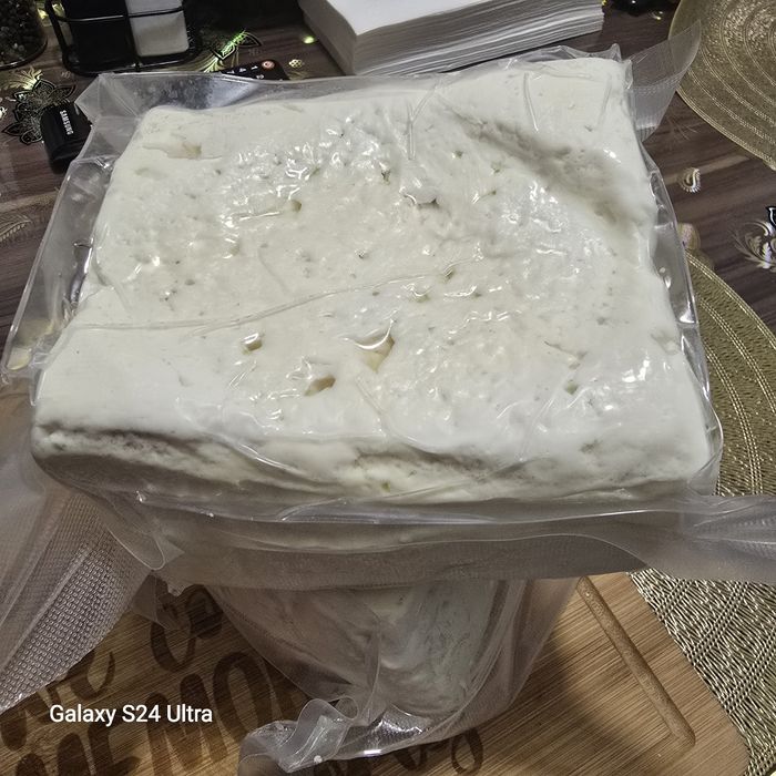 Brânza oaie 100% maturata de pe Valea Hârtibaciului