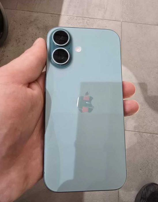 iPhone 16, 128 ГБ, SIM + eSIM