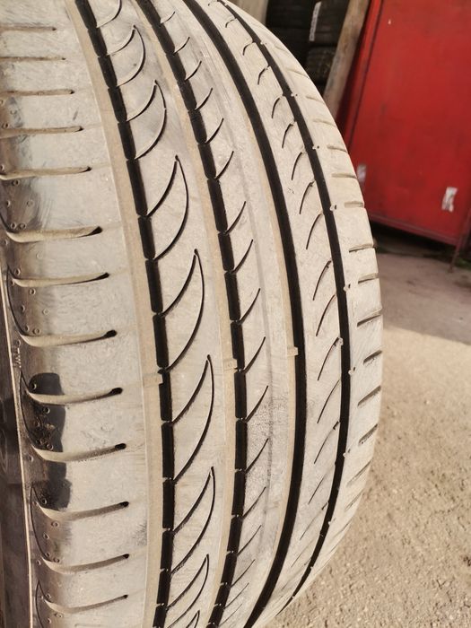 Продавам 4бр летни гуми Pirelli Powergy 245/40/19