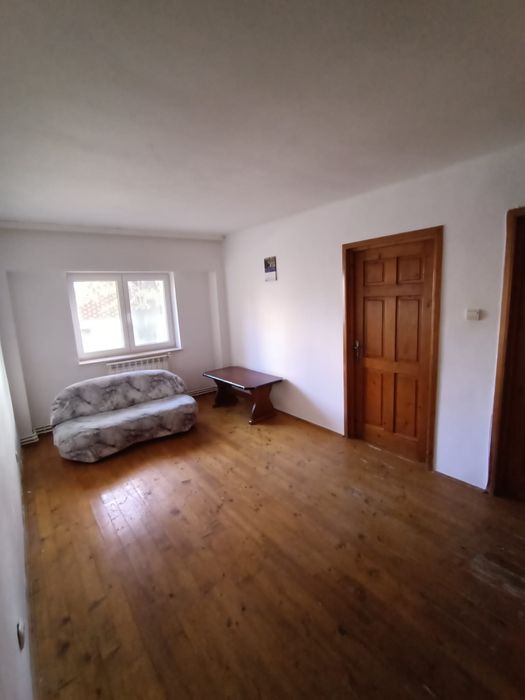 Apartament de vanzare cu 3 camere obcini