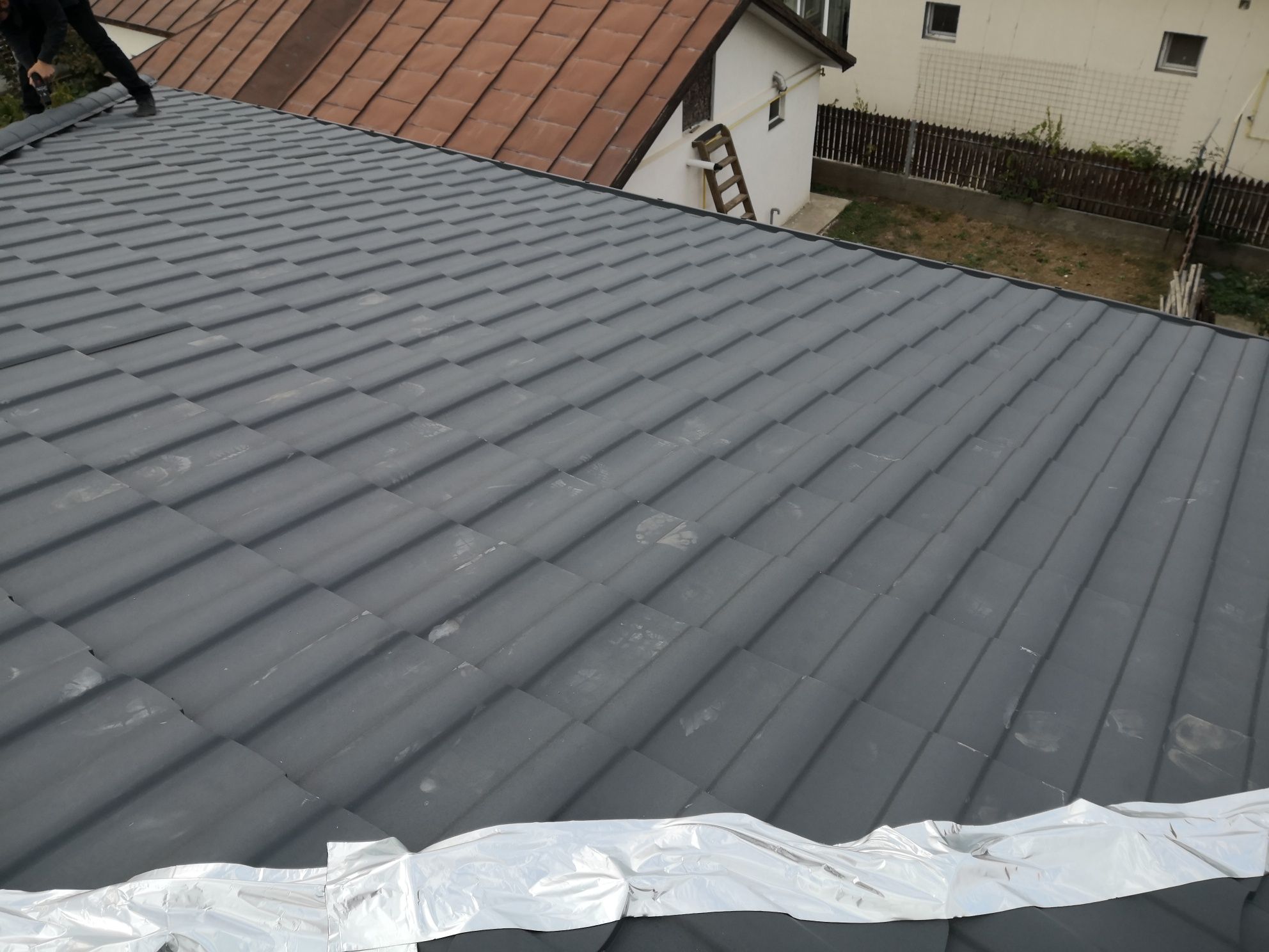 Reparatii acoperisuri tigla metalica tigla ceramica