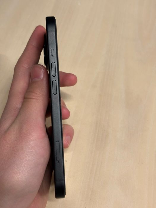 Айфон 15 в идеальном состояний