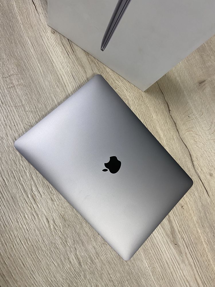Ноутбук MacBook Air 2020 | Core i5-10N | 512GB | 202 цикла