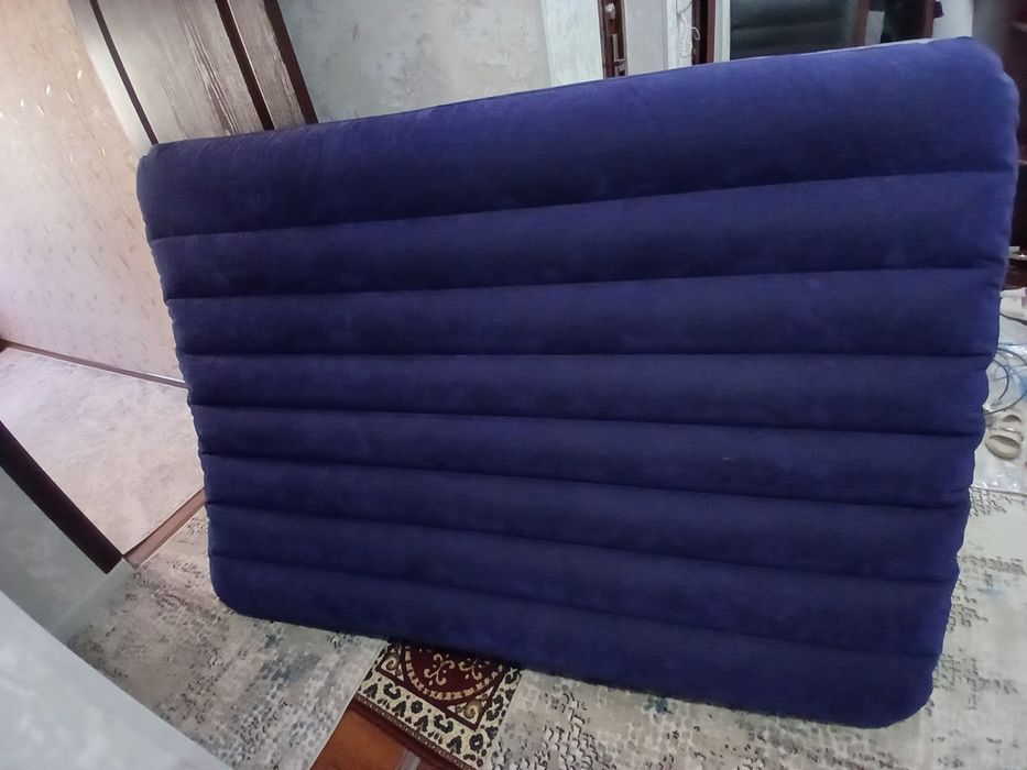 Надувной матрас в отличном состояние