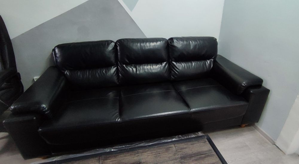 Диван трёхместный