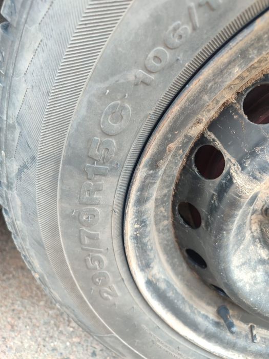 Зимние шины 205/70/15с