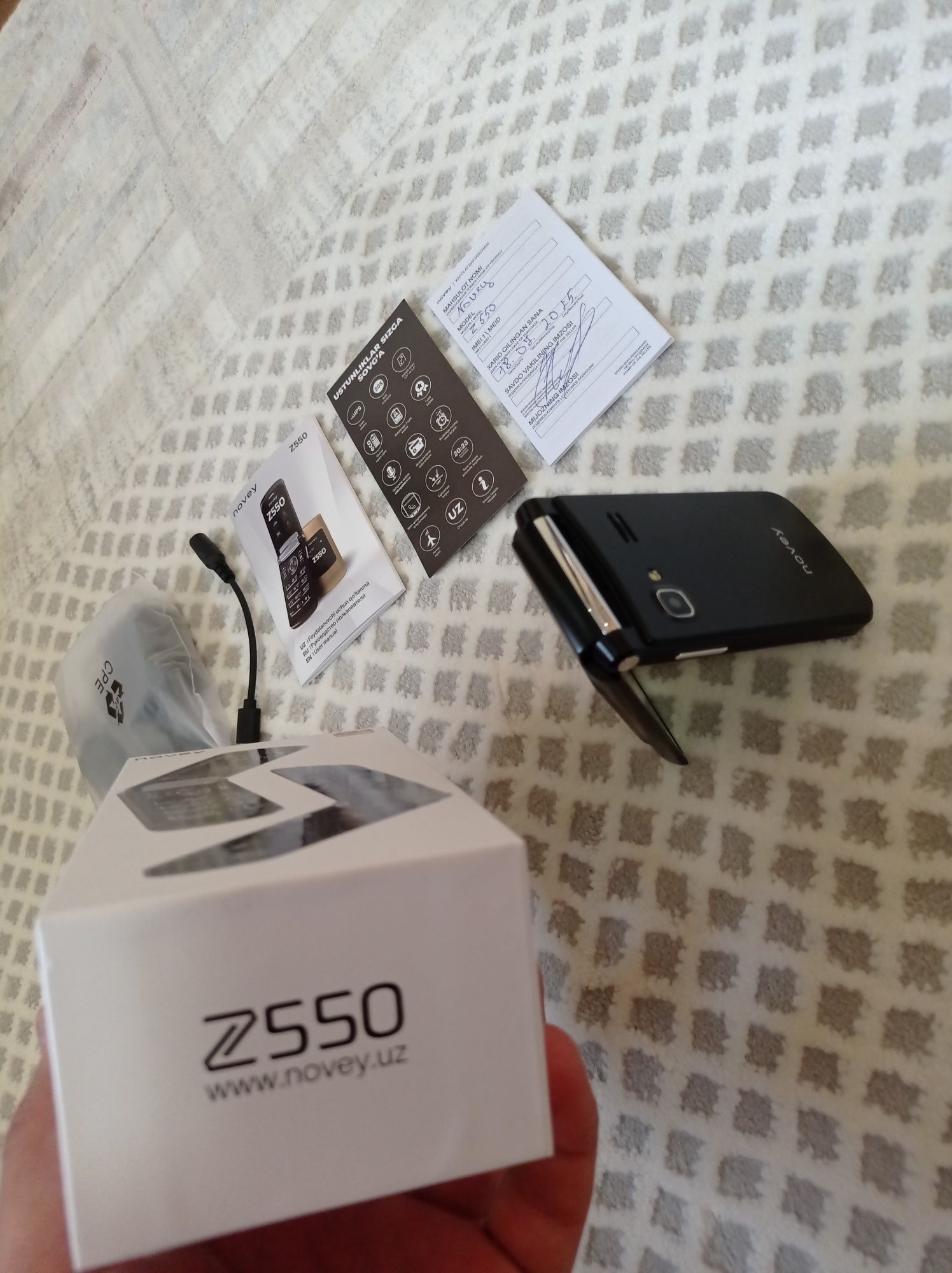 Novey Z550 yangi ozimi telefonim novey novey novey novey nove