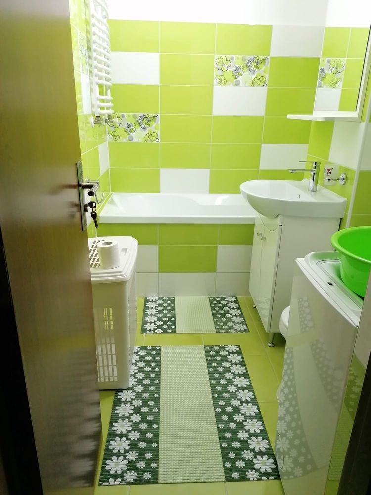 Inchiriez apartament cu 2 camere, Zona Garii