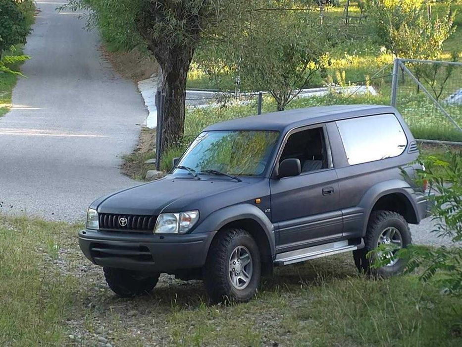 Toyota Land Cruiser 3.4 V6 – Vopsită  Raptor,Autoutilitara 2 locuri