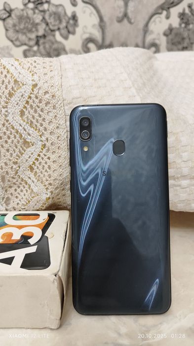 Samsung Galaxy A30