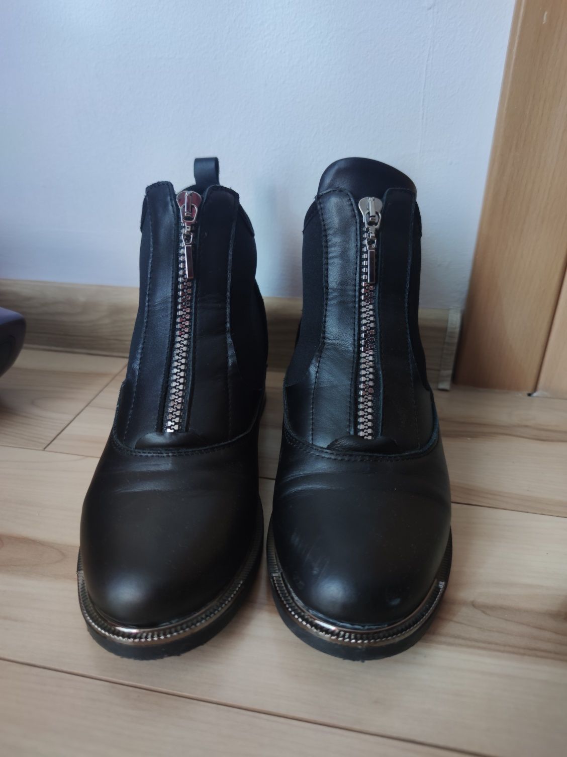Botine tezyo din piele