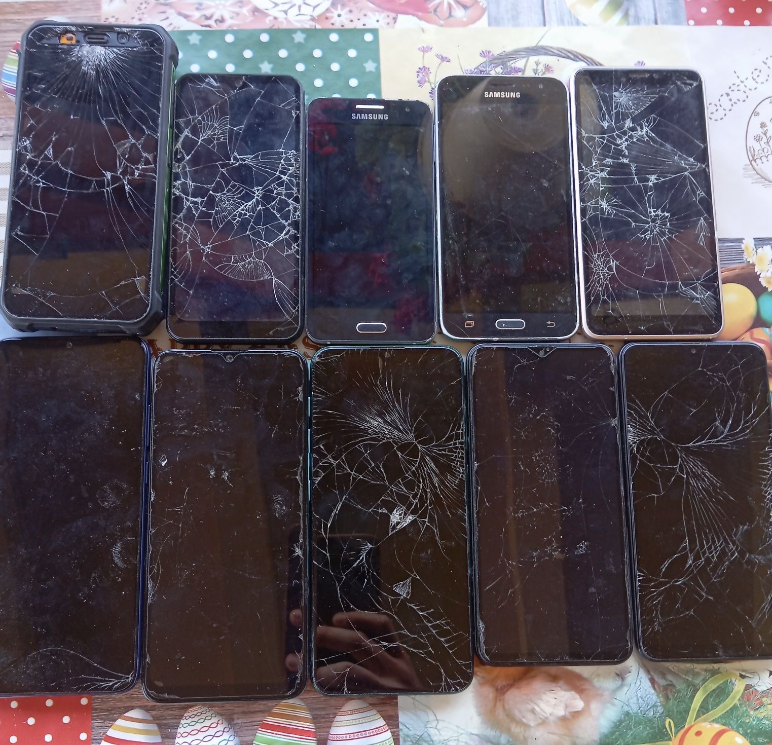 De vânzare 10 telefoane