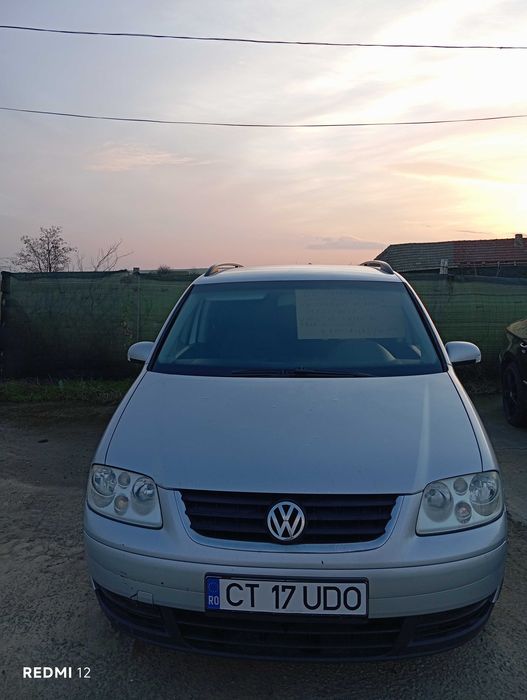 Vând Volkswagen Touran