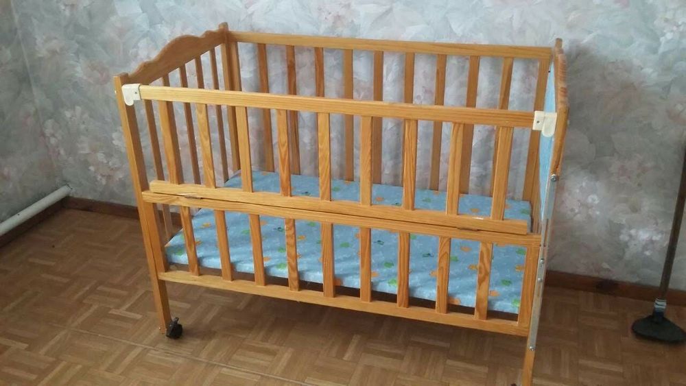 Детская кроватка