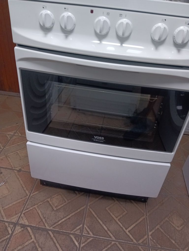 Уникална печка с керамичен плот Voss Electrolux с 2 години гаранция