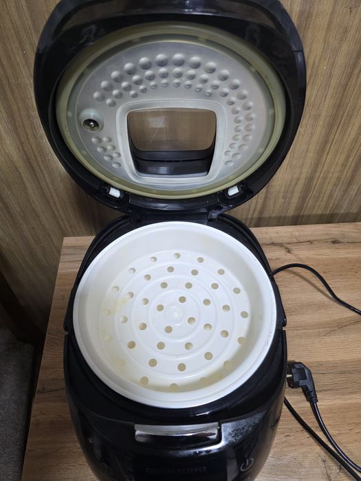 Срочно продаю мультиварку