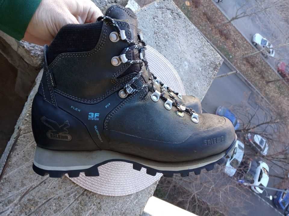 Salewa Fawn Trek GTX Gore-Tex mar. 40 UK 6.5 (25.5 cm) made in Romania