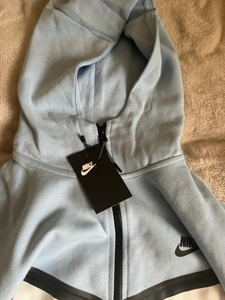 Trening Nike Tech