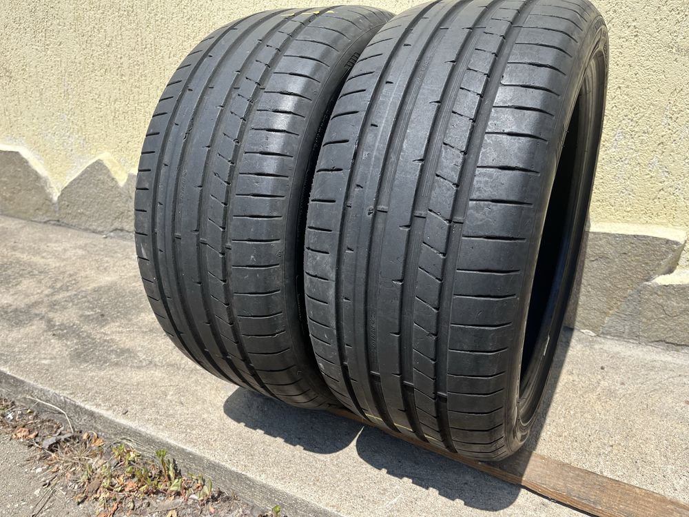 2 бр. летни гуми 225/40/18 Dunlop DOT 1622 4 mm