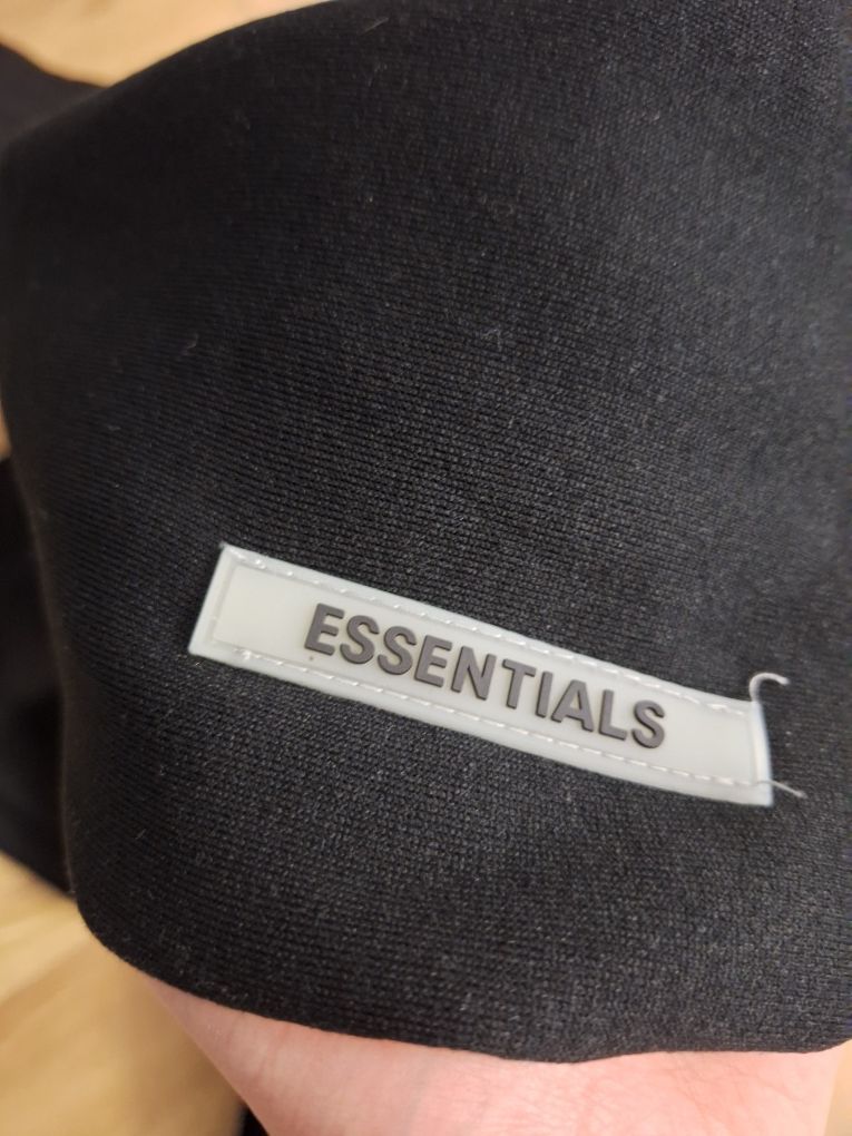 Hanorac essentials