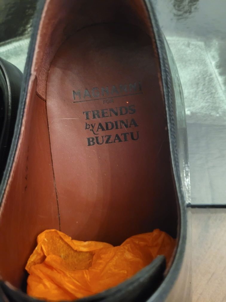 Pantofi eleganti bărbătești, Adina Buzatu