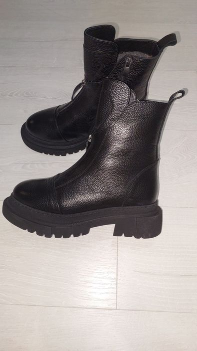 Новые кожаные зимние сапоги 38 р.