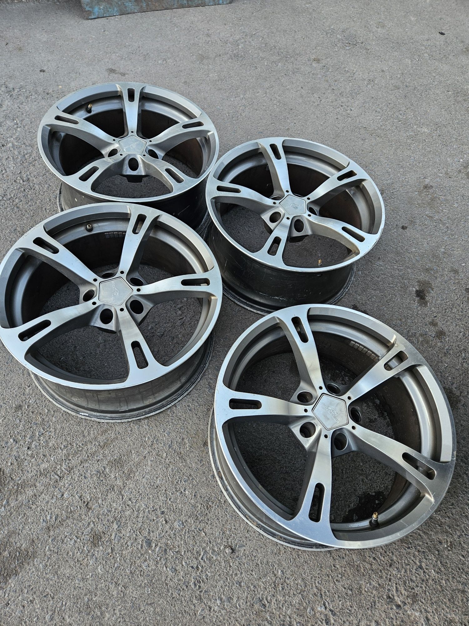 Продам диски бмв r18  вылет 15