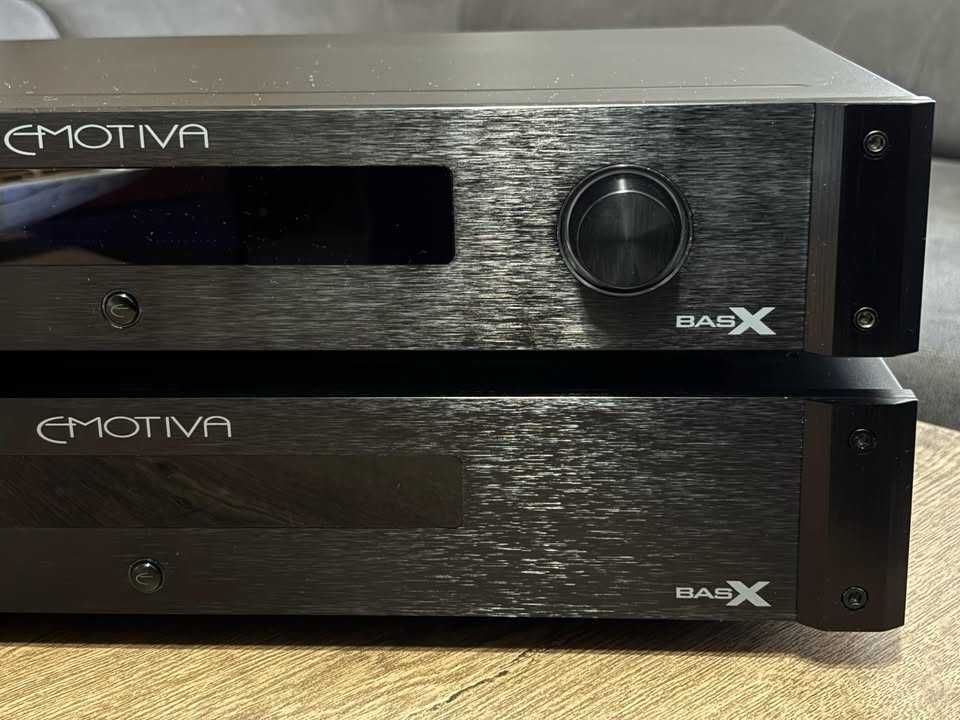 Vând Amplificator+Preamplificator Audio Emotiva (Statie)