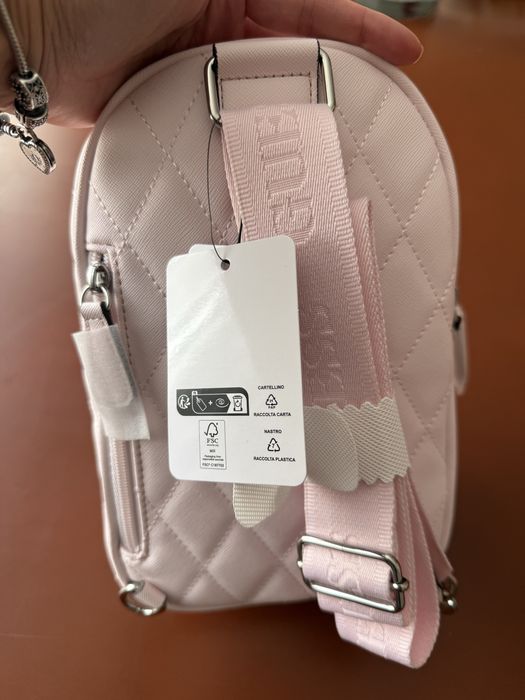 Нова, оригинална раница Guess